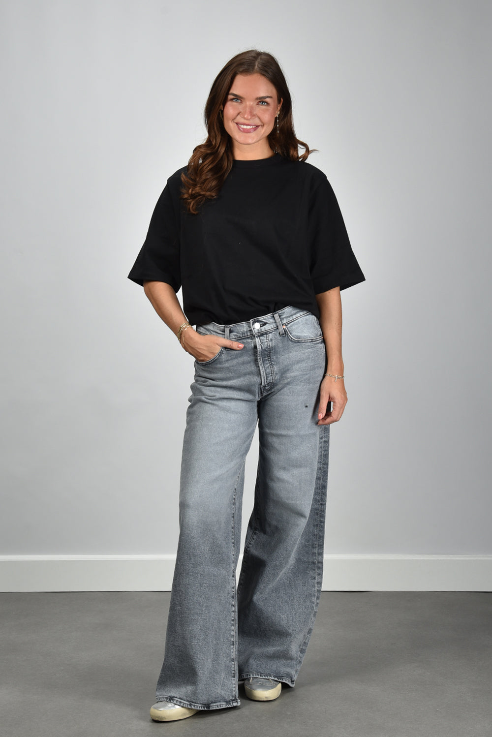 Mother Ditcher Roller Sneak wide-fit jeans – Marjon Snieders