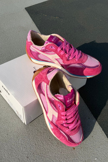 Diadora Heritage sneakers Equipe Revenge SW WN 201.182816 bright phlox pink
