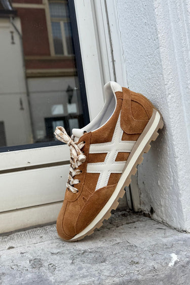 Hogan sneakers H701 HXW7010FP0CUHO419E bruin