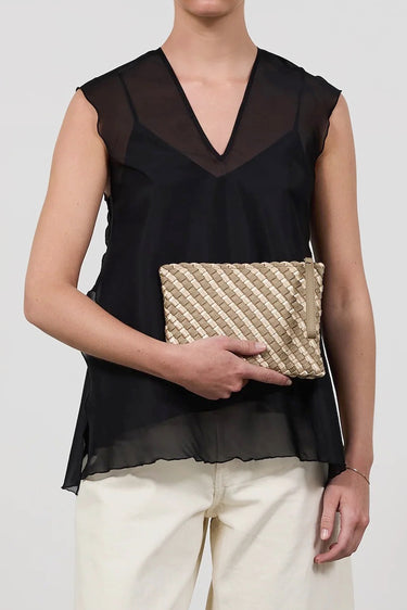 Marrea clutch Clutch oysters & champagne